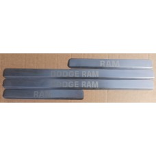 Накладки на пороги Dodge Ram